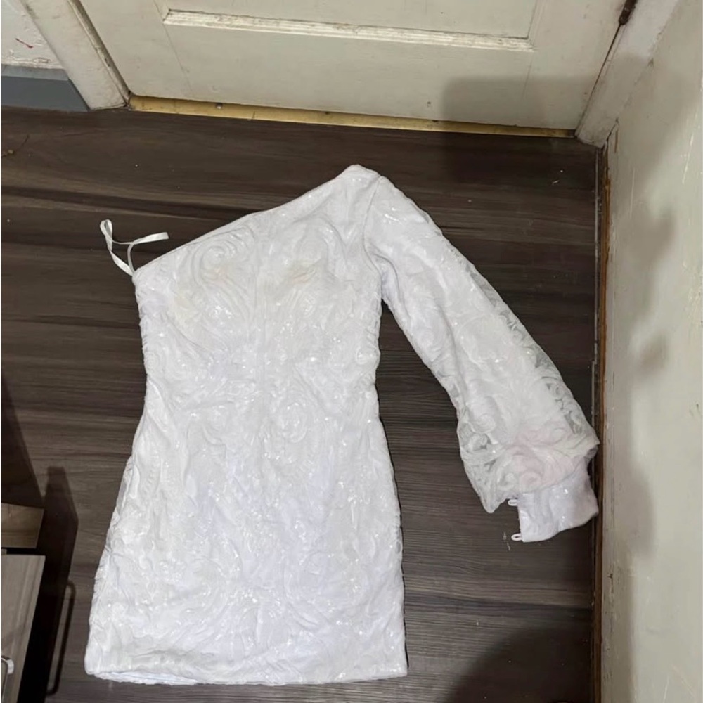 Elegant White One-Shoulder Dress